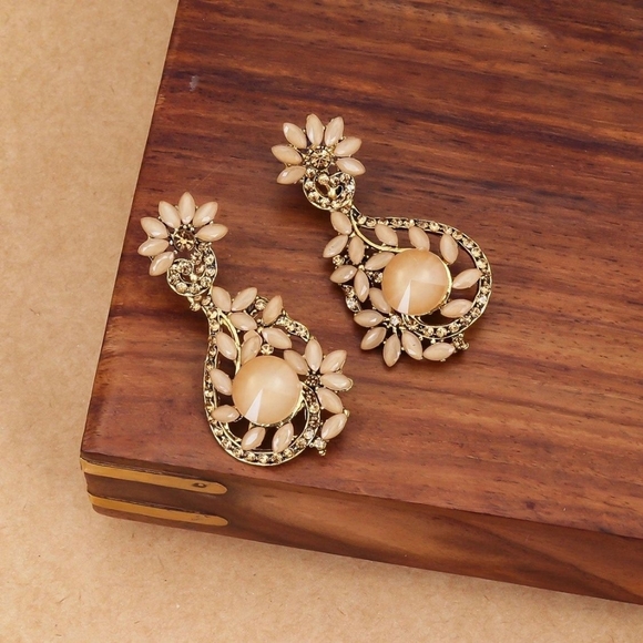 Golden Nectar Earrings - Picture 1 of 1